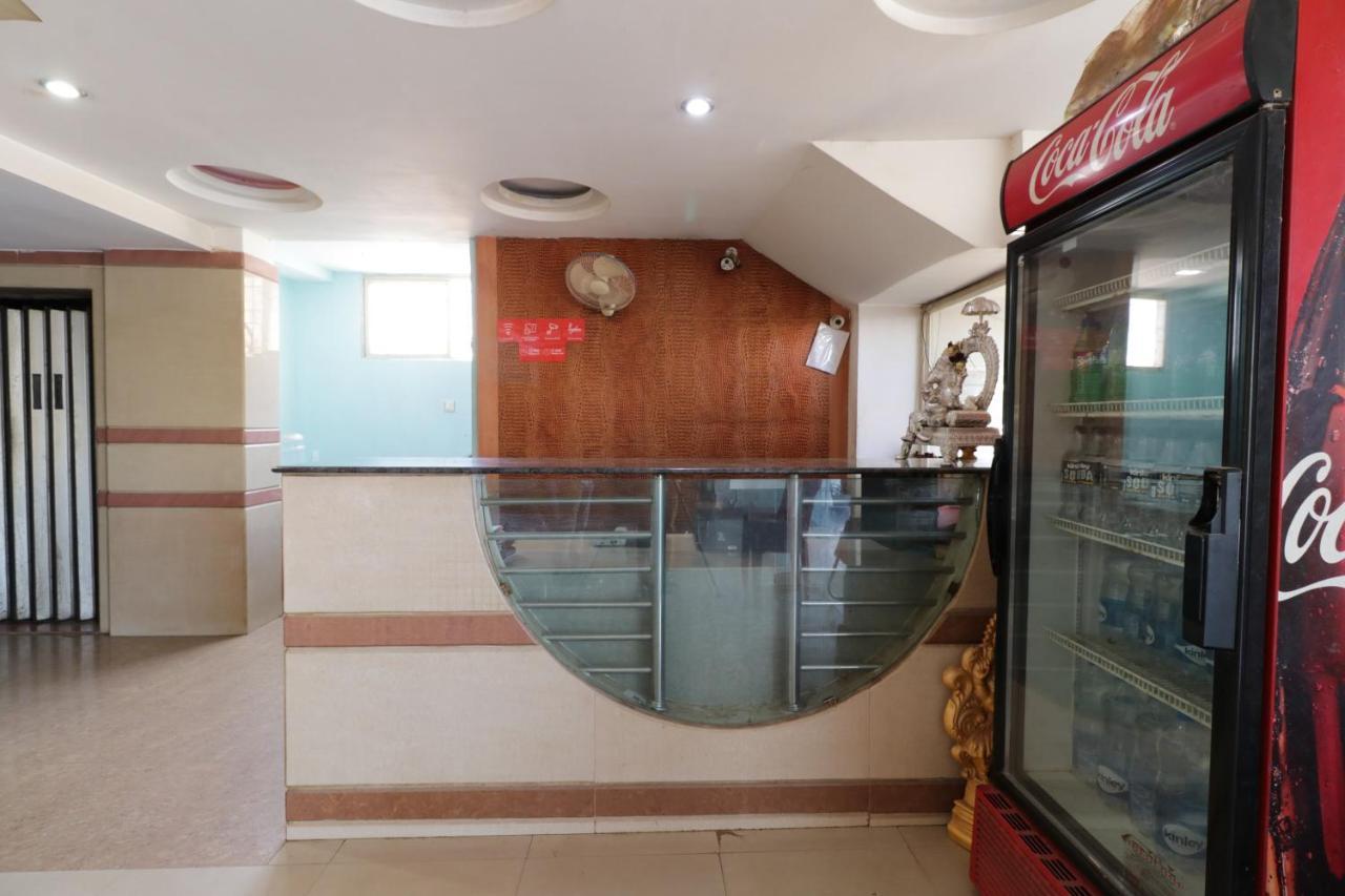 Oyo 29259 Hotel Rama Royal Nellore Exterior foto