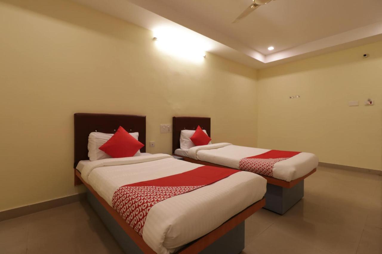 Oyo 29259 Hotel Rama Royal Nellore Exterior foto